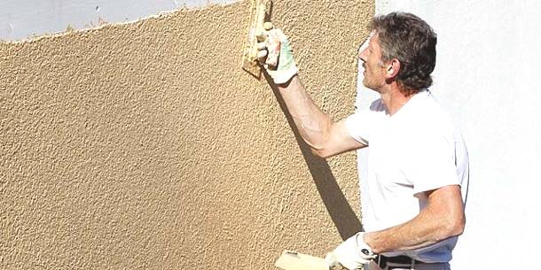 buitenmuur bezetten met synthetische pleister @city